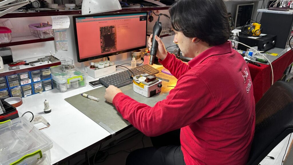 TV anakart işlemci reball işlemi BGA rework istasyonu ile kart seviyesi onarım